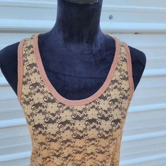 H.I.P. Womens Tank Top USA Yellow Floral Sleeveless Stretch Lace Blouse Sz L - Picture 6 of 9